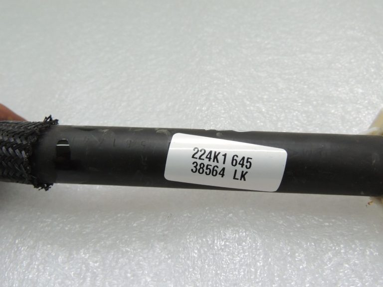 Toyota Yaris IV XP210 1.5 HEV ūdens caurule EGR dzesēšanas caurule 16281K0060