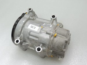 Toyota Yaris IV XP210 1.5 HEV Gaisa kondicionēšanas kompresors AC kompresors 88370K0010