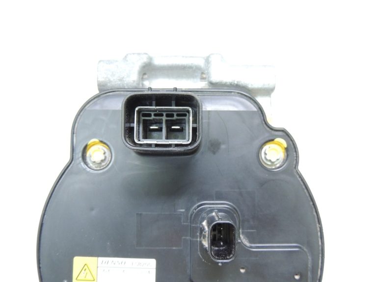 Toyota Yaris IV XP210 1.5 HEV Gaisa kondicionēšanas kompresors AC kompresors 88370K0010