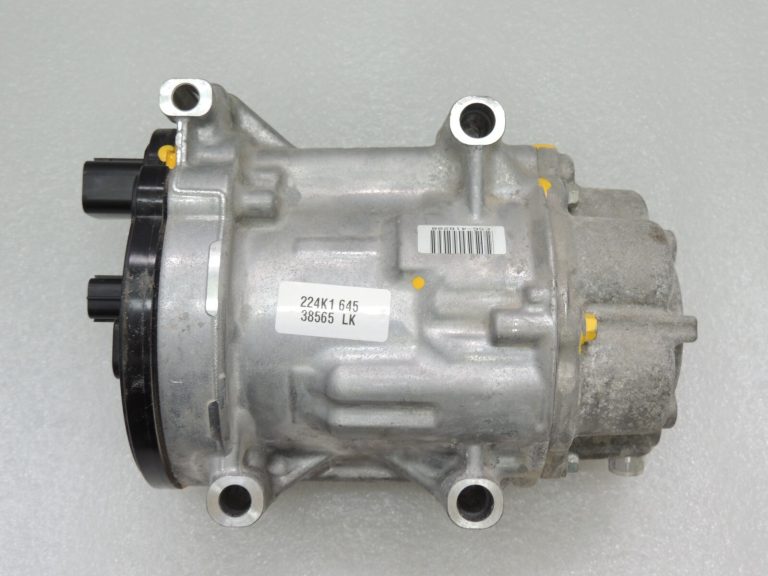 Toyota Yaris IV XP210 1.5 HEV Gaisa kondicionēšanas kompresors AC kompresors 88370K0010
