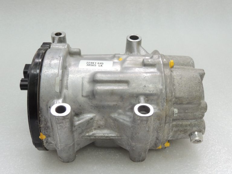 Toyota Yaris IV XP210 1.5 HEV Gaisa kondicionēšanas kompresors AC kompresors 88370K0010
