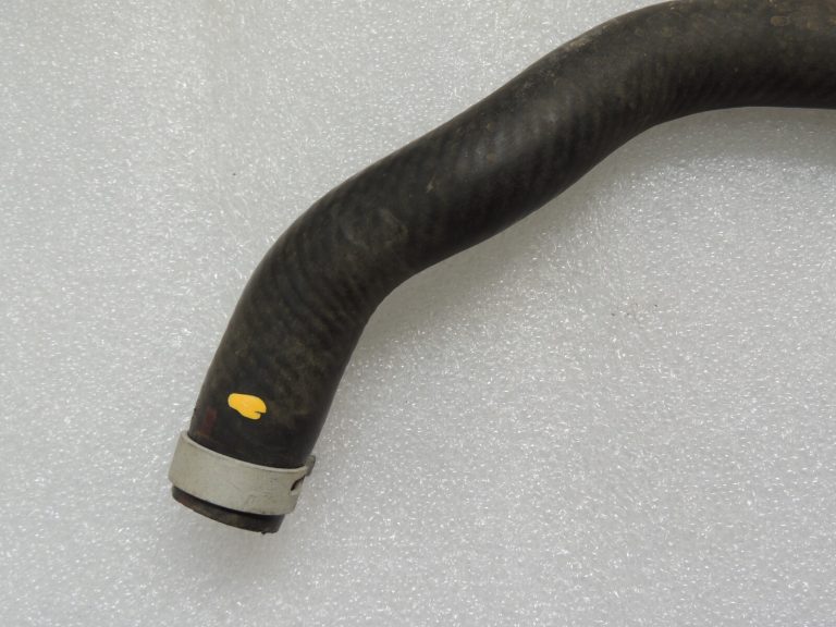 Toyota Yaris IV XP210 1.5 HEV 68kW Ūdens caurules šļūtene 87245-52390 8724552390