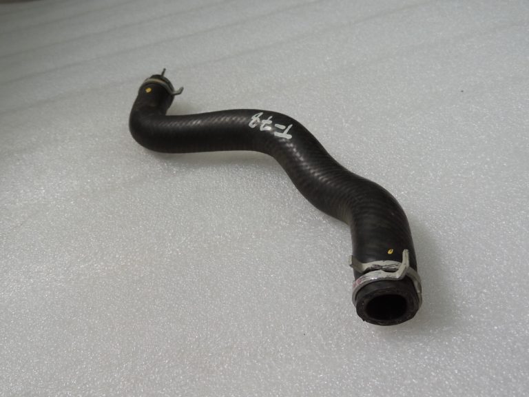 Toyota Yaris IV XP210 1.5 HEV 68kW Ūdens caurules šļūtene 87245-52390 8724552390