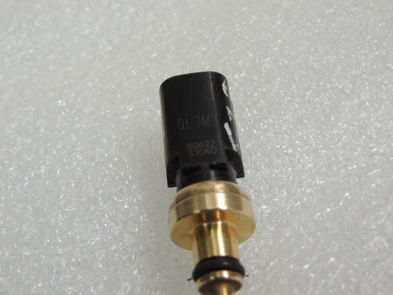 Toyota Yaris IV XP210 1.5 HEV 68kW Dzesēšanas šķidruma sensors Fuhler 8942233040