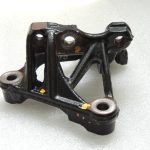 Toyota Yaris IV XP210 1.5 HEV 68kW motora stiprinājuma kronšteins labajā pusē 12315F3020