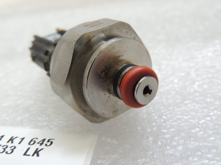 Toyota Yaris IV XP210 1.5 HEV 68kW degvielas iesmidzināšanas sensors 89458-33041 8945833041
