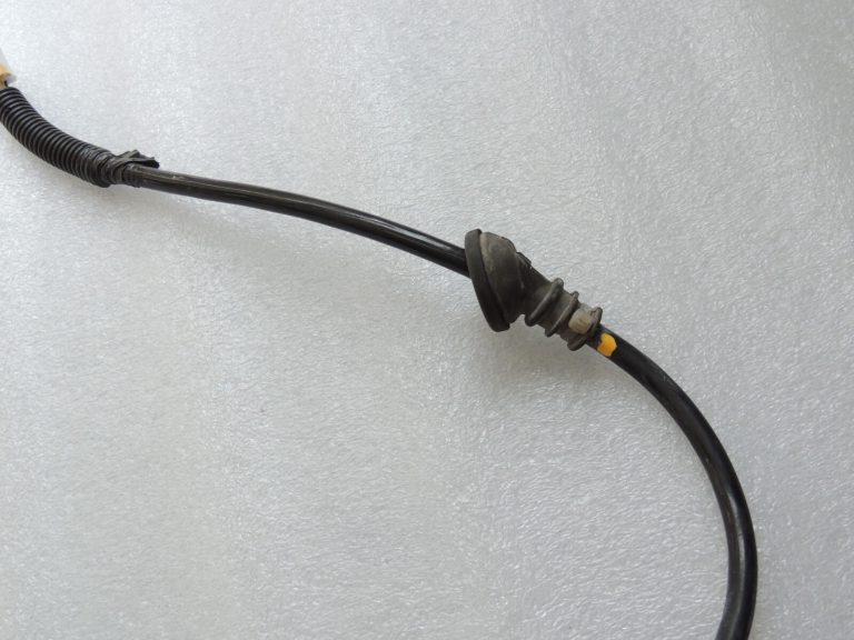 Toyota Yaris IV XP210 HEV Autostāvbremžu elektroinstalācijas siksna labā 890C0-K0010