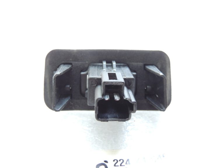 Toyota Yaris IV XP210 HEV numura apgaismojums 812700D120 81270-0D120