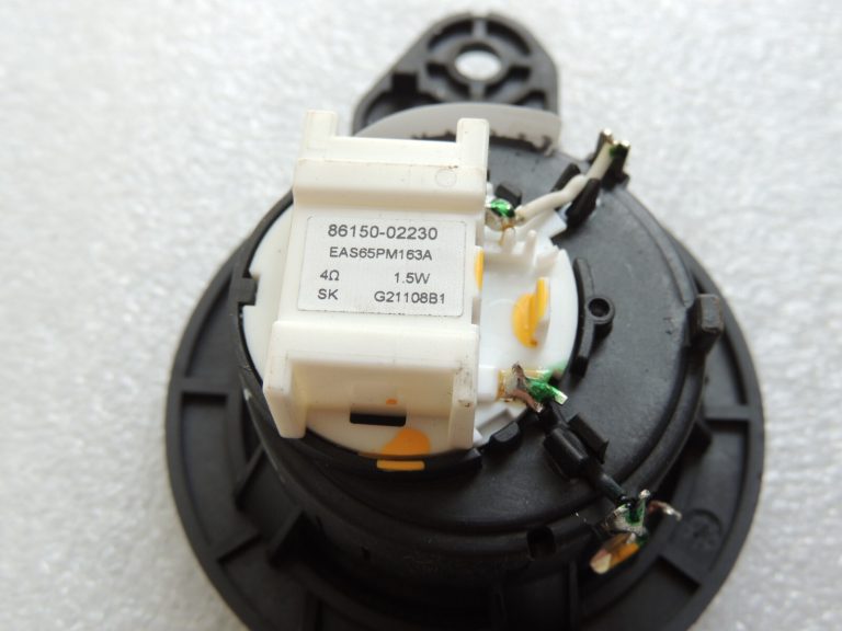 Toyota Yaris IV XP210 HEV paneļa skaļrunis 86150-02230 8615002230