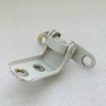 Toyota Yaris IV XP210 HEV White 089 Durvju eņģe aizmugurējā labā apakšējā 687700H010