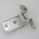 Toyota Yaris IV XP210 HEV White 089 Durvju eņģe aizmugurējā labā apakšējā 687700H010