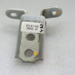 Toyota Yaris IV XP210 HEV White 089 durvju eņģe priekšējā kreisā augšējā 6872002060