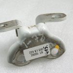 Toyota Yaris IV XP210 HEV White 089 durvju eņģes priekšējā kreisā apakšējā daļa 6874002050