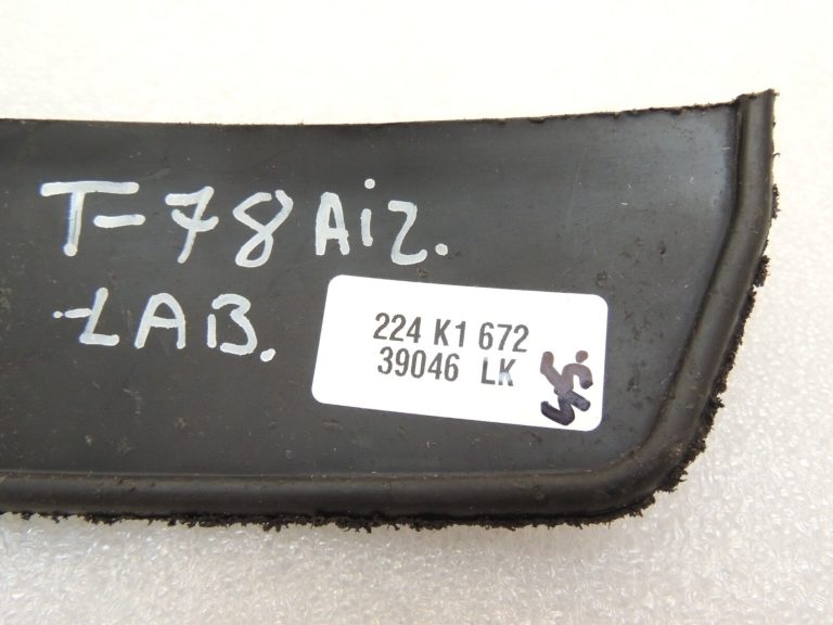 Toyota Yaris IV XP210 Aizmugurējais kreisais dubļu atloks 65631-K0030 65631K0030