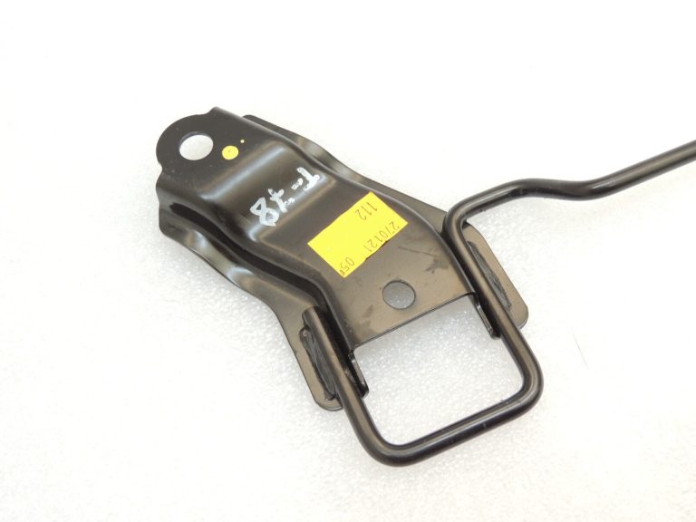 Toyota Yaris IV XP210 ISOFIX kronšteins aizmugurējais labais 73705K0010 73705-K0010