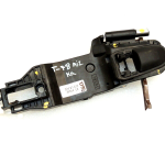 Toyota Yaris IV XP210 Aizmugures kreiso durvju roktura rāmis 69204-K0020 69204K0020