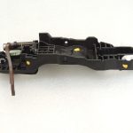 Toyota Yaris IV XP210 Aizmugures kreiso durvju roktura rāmis 69204-K0020 69204K0020