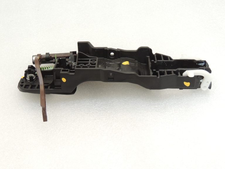 Toyota Yaris IV XP210 Aizmugures kreiso durvju roktura rāmis 69204-K0020 69204K0020