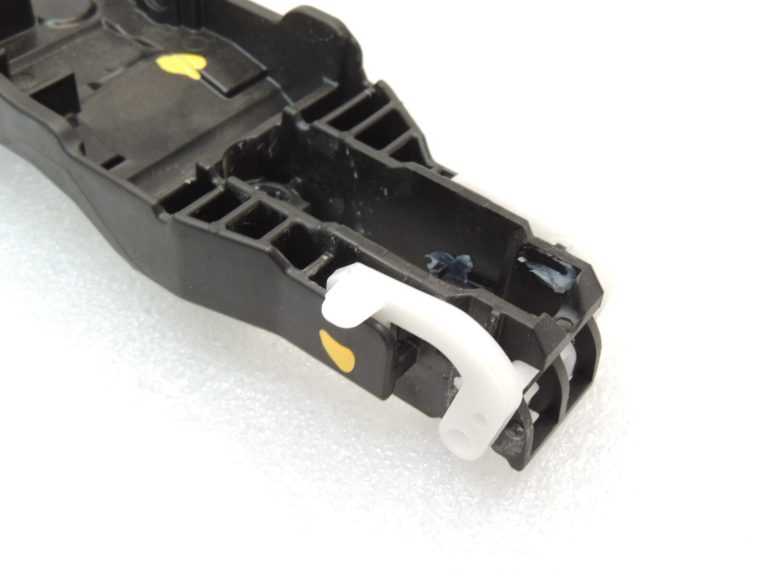 Toyota Yaris IV XP210 Aizmugures kreiso durvju roktura rāmis 69204-K0020 69204K0020