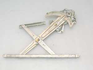 Mitsubishi Outlander III Logu regulatora mehānisms priekšējais labais 5713A344