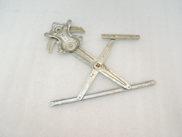 Mitsubishi Outlander III Logu regulatora mehānisms priekšējais labais 5713A344