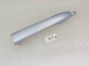 Mitsubishi Outlander III priekšējā aizmugurējā labā ārdurvju rokturis U21A 5716A014HT