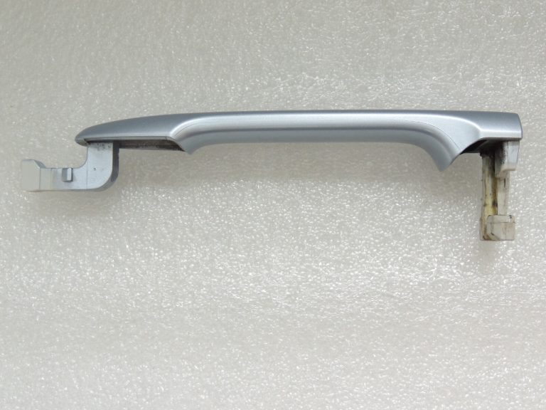 Mitsubishi Outlander III priekšējā aizmugurējā labā ārdurvju rokturis U21A 5716A014HT