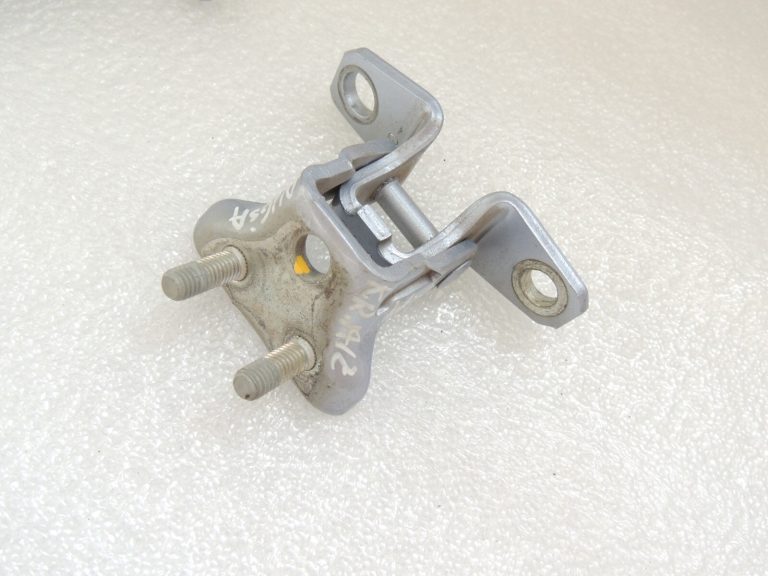 Mitsubishi Outlander III U21A Aizmugurējo kreiso durvju viru komplekts 5732A053 5702A064