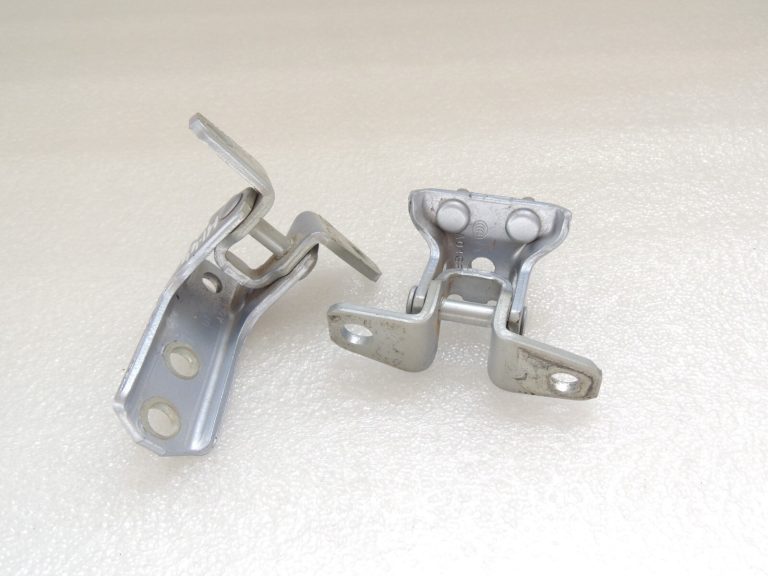 Mitsubishi Outlander III U21A Aizmugurējo kreiso durvju viru komplekts 5732A053 5702A064