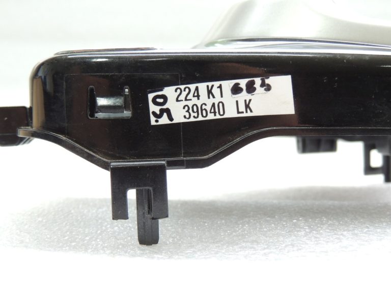 mitsubishi Outlander III 2.0 PHEV pārnesumkārbas pārsega vāciņš 2420A099HA