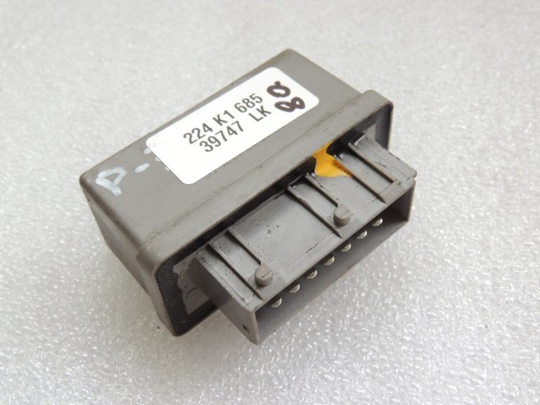 Peugeot 508 I RXH 2,0HDi dīzeļdzinējs Releju vadības bloks 6588 J6 Vadības bloks 6588J6