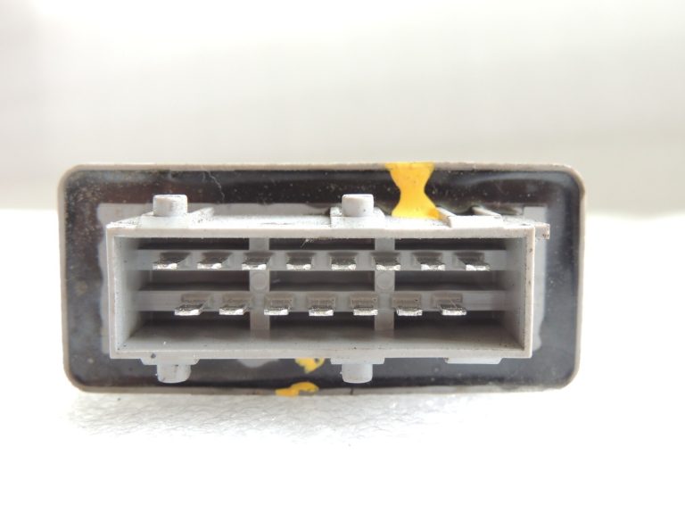 Peugeot 508 I RXH 2,0HDi dīzeļdzinējs Releju vadības bloks 6588 J6 Vadības bloks 6588J6