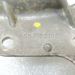 Peugeot 508 I RXH 2.0HDi dīzeļdegvielas vakuuma sūkņa kronšteins 9671651880