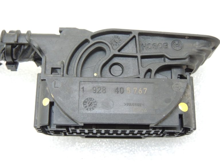 Suzuki SX4 S-CROSS 4WD ABS vadības bloka savienotājs 1928405767