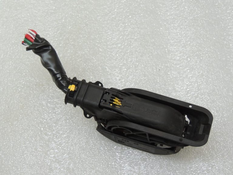 Suzuki SX4 S-CROSS 4WD ABS vadības bloka savienotājs 1928405767
