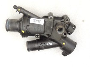 Peugeot 508 I RXH 2.0HDi dīzeļdegvielas termostata korpuss 1323 V3 9803648780