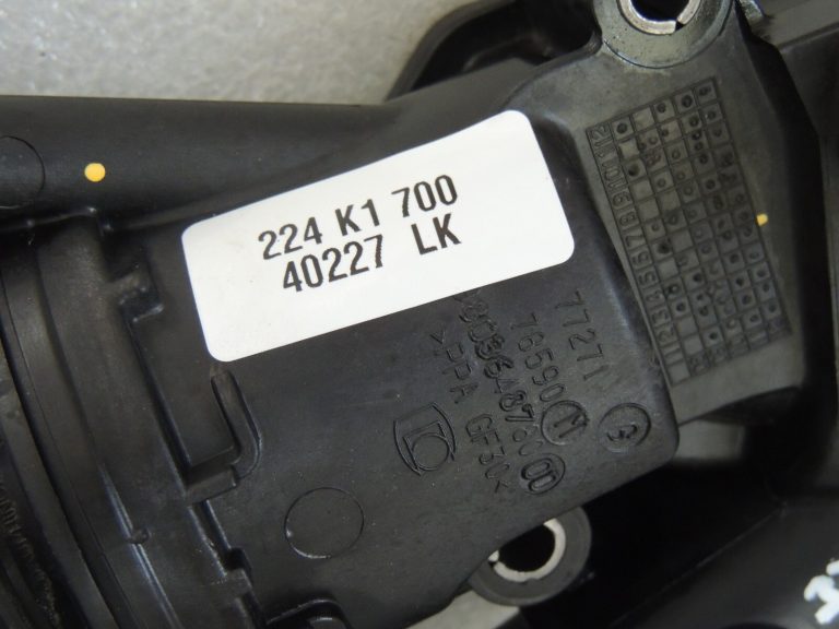 Peugeot 508 I RXH 2.0HDi dīzeļdegvielas termostata korpuss 1323 V3 9803648780
