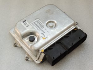 Fiat Doblo II 263 1.3CDTi 66KW 90HP Engine control unit ECU 51892332