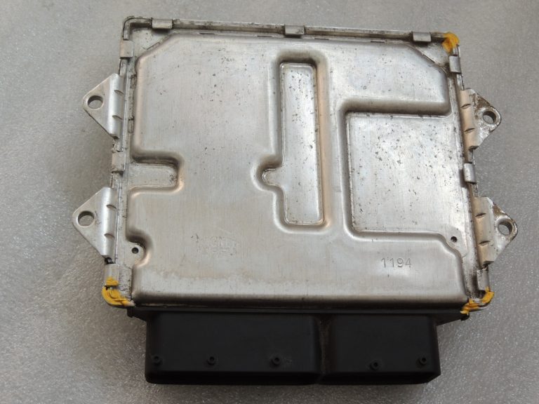 Fiat Doblo II 263 1.3CDTi 66KW 90HP Motora vadības bloks ECU 51892332