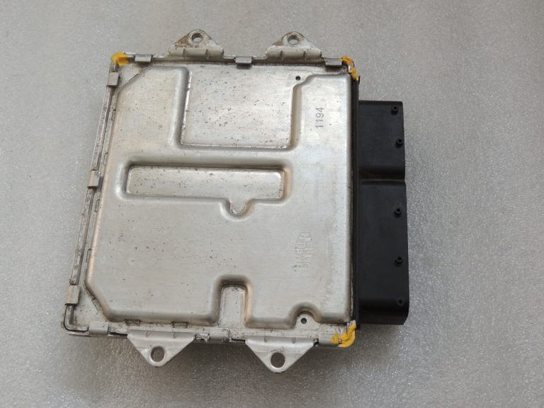 Fiat Doblo II 263 1.3CDTi 66KW 90HP Motora vadības bloks ECU 51892332