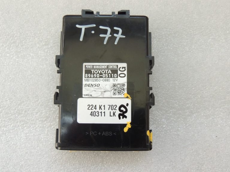 Toyota Avensis T27 vadības bloks Power Management Control 89690-05110