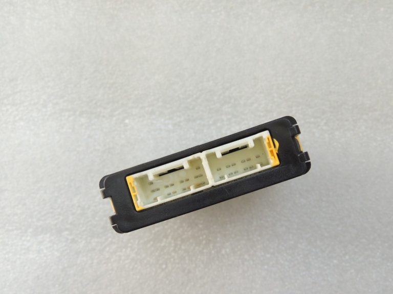 Toyota Avensis T27 vadības bloks Power Management Control 89690-05110
