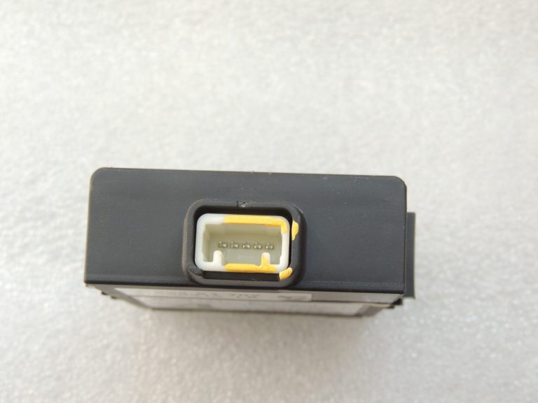 Toyota Avensis T27 Bezatslēgas durvju vadības bloks 89741-05081 Bezatslēgas durvju vadības bloks