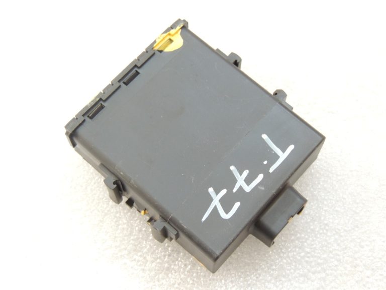Toyota Avensis T27 Bezatslēgas durvju vadības bloks 89741-05081 Bezatslēgas durvju vadības bloks