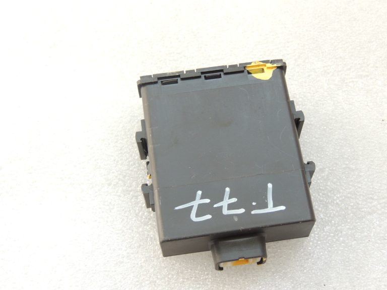 Toyota Avensis T27 Bezatslēgas durvju vadības bloks 89741-05081 Bezatslēgas durvju vadības bloks