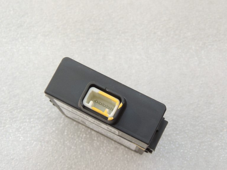 Toyota Avensis T27 Bezatslēgas durvju vadības bloks 89741-05081 Bezatslēgas durvju vadības bloks