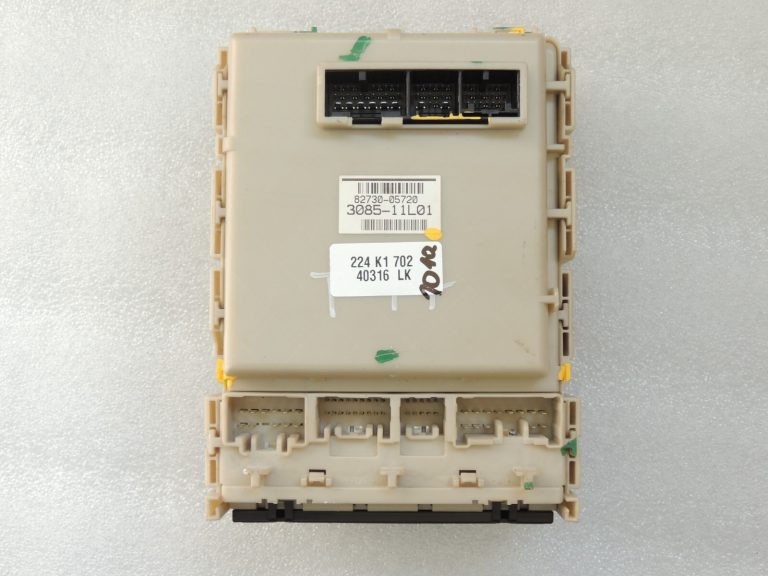 Toyota Avensis T27 salona drošinātāju vadības bloks 82730-05750 82730-05720