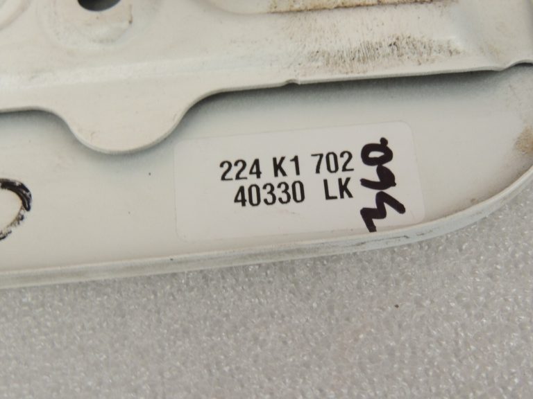 Toyota Avensis T27 Kombi degvielas uzpildes vāks 7735005040 Krāsa 040 Balta