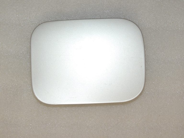Toyota Avensis T27 Kombi degvielas uzpildes vāks 7735005040 Krāsa 1F7 Silver