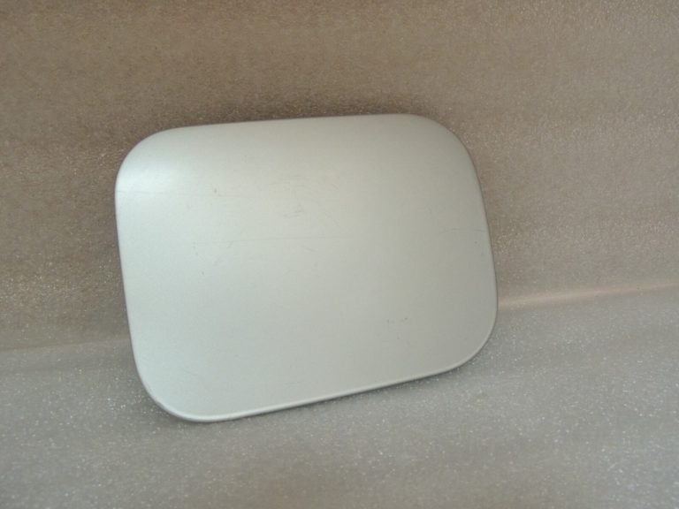 Toyota Avensis T27 Kombi degvielas uzpildes vāks 7735005040 Krāsa 1F7 Silver